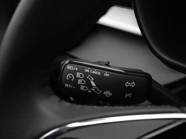 Skoda FABIA 1.0 TSI 95 pk Business Edition | LED | Parkeersensoren achter | Cruise control | Climatronic | Carplay | DAB | 15 inch