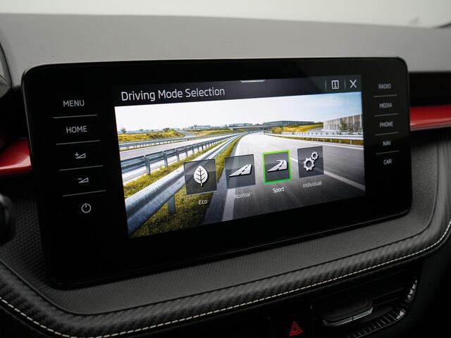 Skoda FABIA 1.0 TSI 95 pk Monte Carlo | Navigatie | Parkeersensoren achter | Climatronic | Carplay