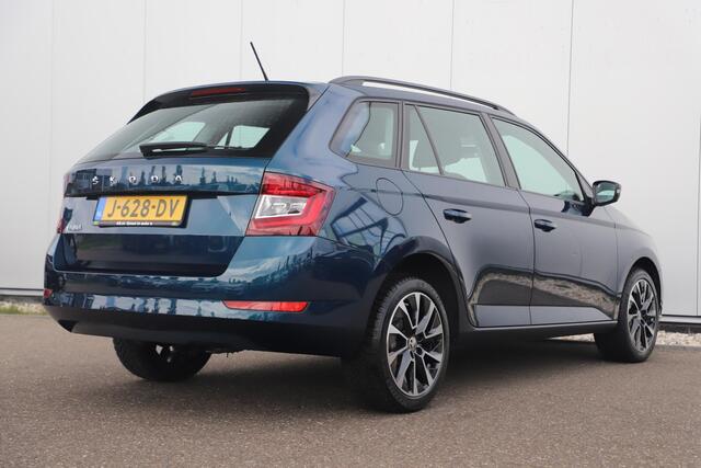 Skoda FABIA Combi 1.0 TSI Business Edition 95PK Carplay Android Navigatie 16 inch LMV Airco Cruise Control Parkeersensor Lava Blue Metallic!