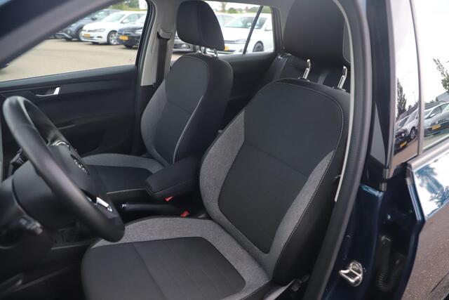 Skoda FABIA Combi 1.0 TSI Business Edition 95PK Carplay Android Navigatie 16 inch LMV Airco Cruise Control Parkeersensor Lava Blue Metallic!