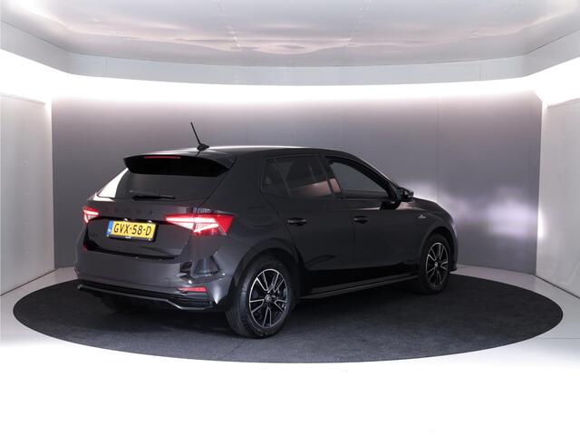 Skoda FABIA 1.0 TSI Monte Carlo 95 pk | Verlengde garantie | Navigatie via App | Parkeersensoren | Achteruitrijcamera | Apple Carplay/Android Auto | Stoelverwarming |