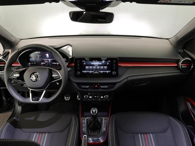 Skoda FABIA 1.0 TSI Monte Carlo 95 pk | Verlengde garantie | Navigatie via App | Parkeersensoren | Achteruitrijcamera | Apple Carplay/Android Auto | Stoelverwarming |