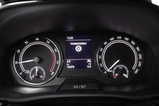 Skoda FABIA 1.0 TSI Ambition | Lage km.stand! | Navigatie | Carplay/Android Auto |