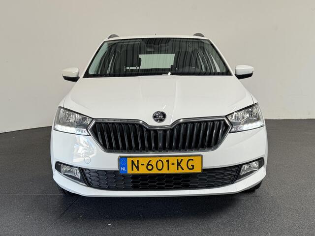 Skoda FABIA Combi 1.0 TSI DSG Business Edition Trekhaak Navigatie Apple Carplay/Android Auto Parkeersensoren achter Stoelverwarming Cruise Control Airco
