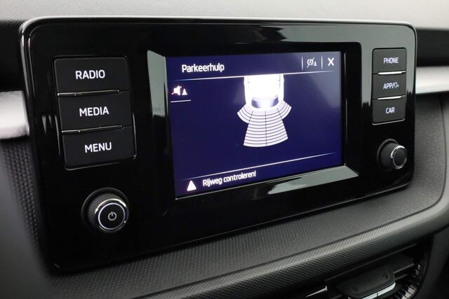 Skoda FABIA 1.0 MPI 80 pk Ambition | LED koplampen | Parkeersensoren achter | Navigatie via Apple Carplay / Android Auto | Cruise Control Adaptief | Airconditioning