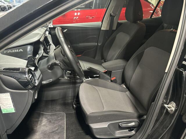 Skoda FABIA 1.0 TSI 95pk Ambition · Apple/Android Car · P-Sensoren · Airco · DAB · Cruise Control · Getint Glas · 15'' Inch · Garantie t/m 22-08-2027 of 100.000km