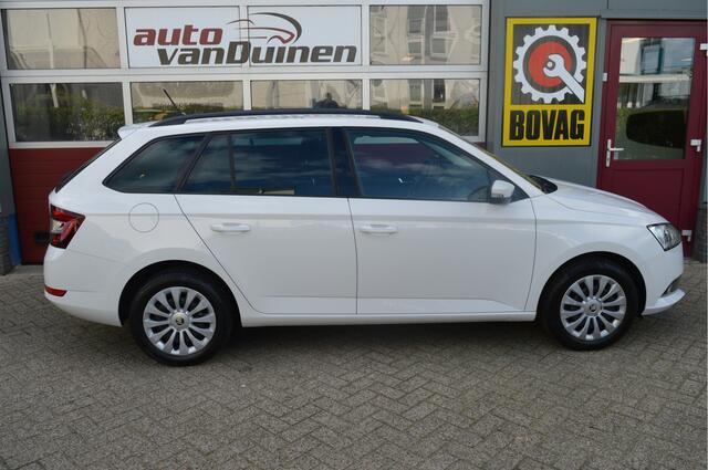 Skoda FABIA Combi 1.0 TSI Ambition O.a: Navi, Cruise, Carply, Trekhaak, All-Season banden, Pdc, Etc... Rijklaar! All-in prijs!