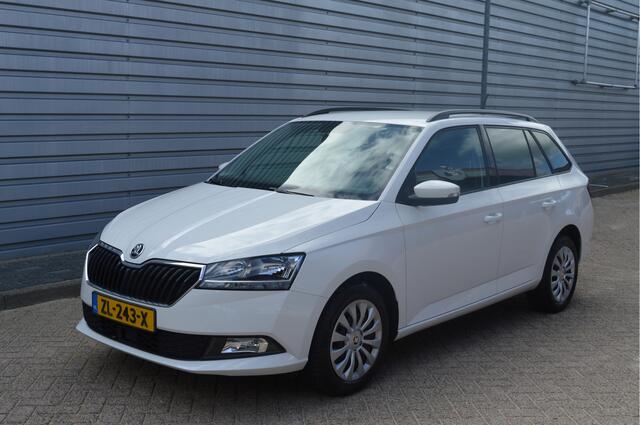 Skoda FABIA Combi 1.0 TSI Ambition O.a: Navi, Cruise, Carply, Trekhaak, All-Season banden, Pdc, Etc... Rijklaar! All-in prijs!