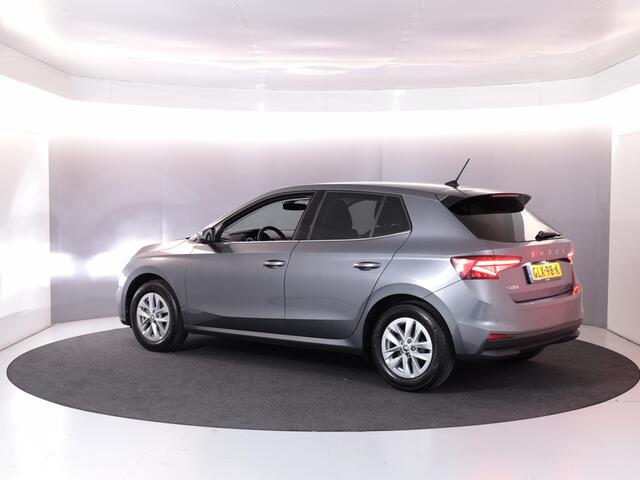 Skoda FABIA 1.0 TSI Business Edition 95 pk | Verlengde garantie | Navigatie via App | Parkeersensoren | Achteruitrijcamera | Stoelverwarming |