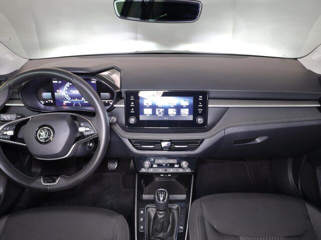 Skoda FABIA 1.0 TSI Business Edition 95 pk | Verlengde garantie | Navigatie via App | Parkeersensoren | Achteruitrijcamera | Stoelverwarming |