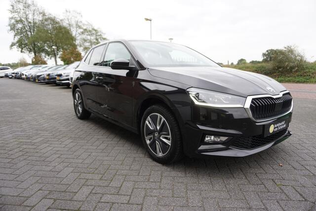 Skoda FABIA 1.0 TSI 110PK AUTOMAAT STYLE JULI 2022 DEALER ONDERHOUDEN CAMERA KEYLESS LED ANDROID-APPLECARPLAY ECC AIRCO CRUISECONTROL PARKEERSENSOREN BLUETOOTH PRIVACYGLAS LANE ASSIST 4X ELECTR.RAMEN-SPIEGELS