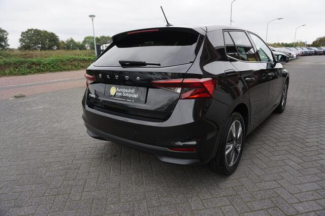 Skoda FABIA 1.0 TSI 110PK AUTOMAAT STYLE JULI 2022 DEALER ONDERHOUDEN CAMERA KEYLESS LED ANDROID-APPLECARPLAY ECC AIRCO CRUISECONTROL PARKEERSENSOREN BLUETOOTH PRIVACYGLAS LANE ASSIST 4X ELECTR.RAMEN-SPIEGELS