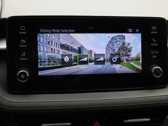 Skoda FABIA 1.0TSI/95PK Business Edition · Apple/Android Car Play · Camera + Parkeersensoren · Keyless · Garantie t/m 13-10-2028 of 100.000km