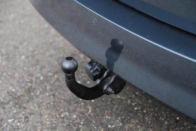 Skoda FABIA Combi 1.0 TSI Business Edition 95PK Trekhaak 16 inch LMV Navigatie Carplay Android Airco Cruise Control Parkeersensor Getint Glas