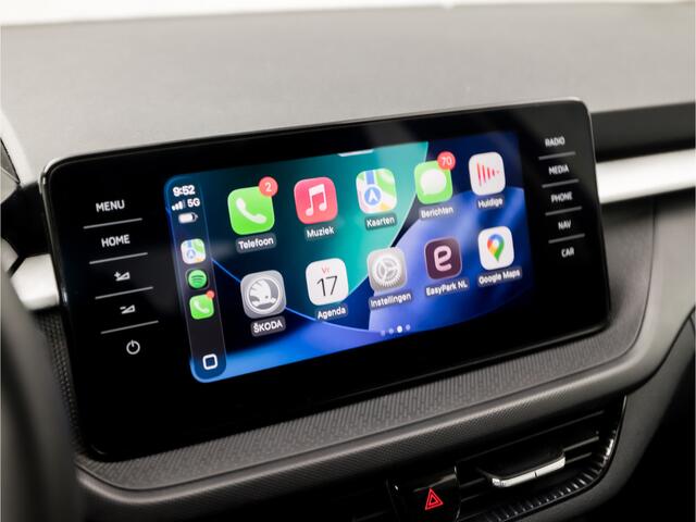 Skoda FABIA 1.0 TSI Sport Automaat (APPLE CARPLAY, GROOT NAVI, STOELVERWARMING, ADAPTIVE CRUISE, SPORTSTOELEN, LED KOPLAMPEN, LANE ASSIST, NIEUWE APK, NIEUWSTAAT)