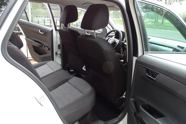 Skoda FABIA 1.0 TSI Bus. Edition Navigatie Trekhaak 1e eig