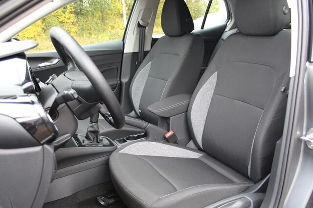 Skoda FABIA 1.0 TSI Essence | Rijklaar | Trekhaak | Parkeersens. | Apple/Android | LED | Bluetooth | NL-auto