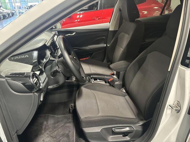 Skoda FABIA 1.0 TSI 110pk DSG Ambition · Apple/Android Car Play · Airco · P-Sensoren · Cruise Control · Getint Glas · 15'' Inch · Garantie t/m 17-10-2027 of 100.000km