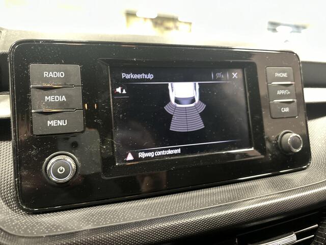 Skoda FABIA 1.0 TSI 110pk DSG Ambition · Apple/Android Car Play · Airco · P-Sensoren · Cruise Control · Getint Glas · 15'' Inch · Garantie t/m 17-10-2027 of 100.000km