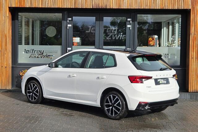 Skoda FABIA 1.0 MPI Ambition stoelverwarming. led.