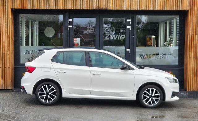 Skoda FABIA 1.0 MPI Ambition stoelverwarming. led.