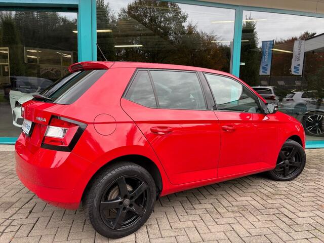 Skoda FABIA 1.0 MPI Sport Navi, Climate, LED, 16Inch, Bluetooth, PDC