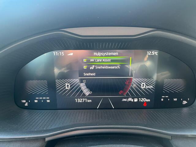 Skoda Kamiq 1.0 TSI Sport Business Edition / 18'' LMV / PANO.DAK / CAMERA /