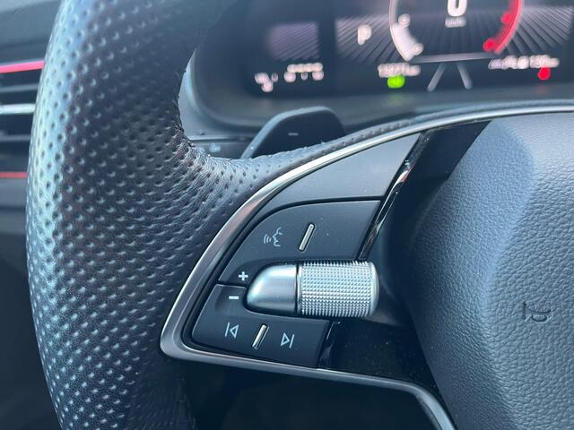 Skoda Kamiq 1.0 TSI Sport Business Edition / 18'' LMV / PANO.DAK / CAMERA /