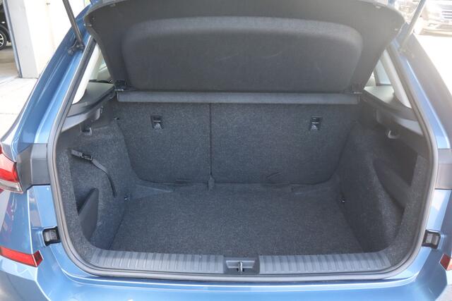 Skoda Kamiq 1.0 TSI Ambition NL-Auto!! Apple Car-Play I Adap.cruise