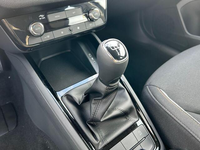 Skoda Kamiq Selection 1.0 TSI 85 kW / 115 PK SUV 6 versn. Hand | Trekhaak | Inruilpremie 1500,- | Privatelease 399,- Per maand!!