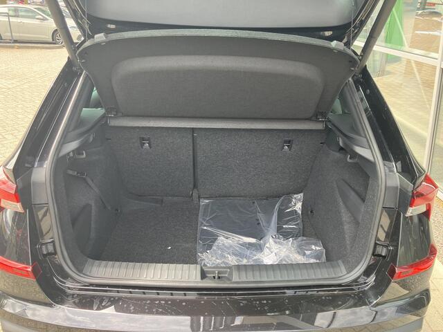 Skoda Kamiq Monte Carlo 1.0 TSI 115 PK | Apple Carplay/Android Auto | Panorama dak | Trekhaak | Winter pakket |