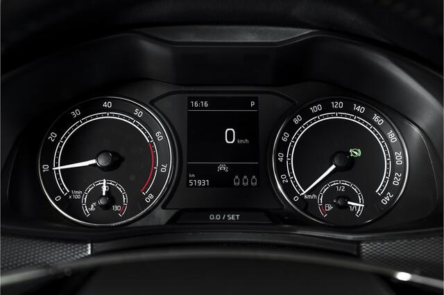 Skoda Kamiq 1.0 TSI Ambition - Automaat | Cruise | Stoelverw. | Camera+PDC | App.Connect | Auto.Airco | LM 16" | 4259