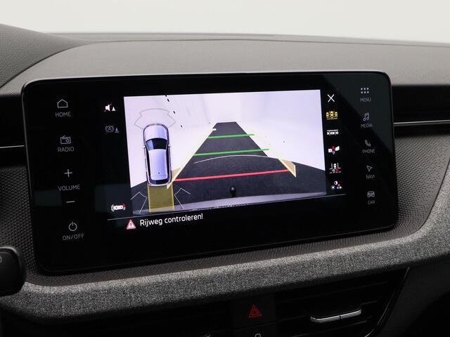 Skoda Kamiq 1.0 TSi 115 Pk Automaat | Trekhaak | Camera | Stoel Verwarming | Elektrische Achterklep | Carplay | Navigatiesysteem | ECC | 17 Inch | 26.420 Km!!
