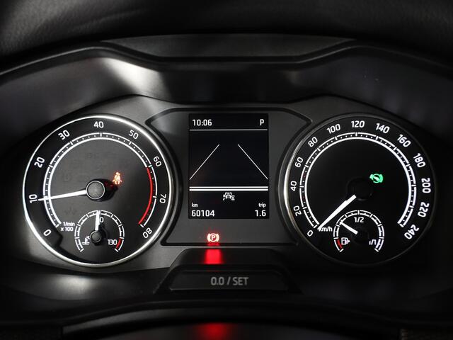 Skoda Kamiq 1.0 TSI Ambition 110 pk Automaat (DSG) | Navigatie via App | Parkeersensoren achter | Autom. airco | Cruise control | LED koplampen |