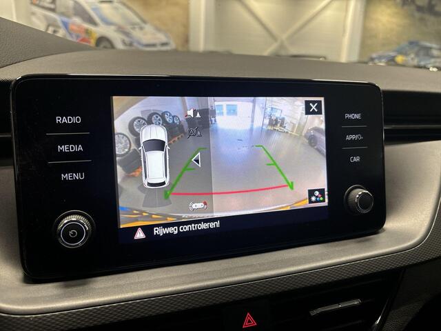 Skoda Kamiq 1.0 Tsi 110pk DSG Business Edition · Camera · Apple/Android Car Play · P-Sensoren · Cruise Control · Stoelverwarming · 16'' Inch · Garantie t/m 09-05-2027 of 120.000km