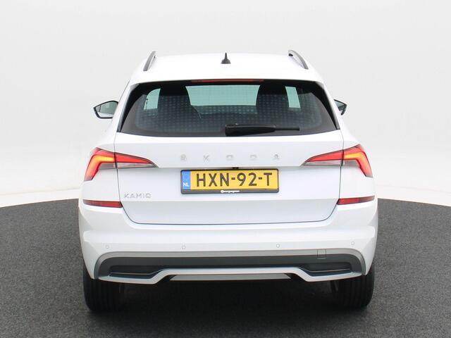 Skoda Kamiq 1.0 TSi 110 Pk Automaat Ambition | LED | Camera | Carplay | Parkeersensoren | Climate | Stoel Verwarming | Cruise | 16 Inch | 39.919 Km!!