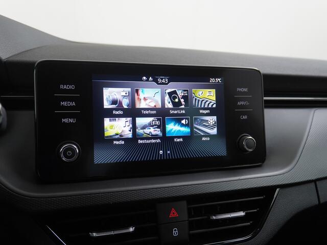 Skoda Kamiq T 111pk Smartlink Usb Pdc CruiseControl Ecc Dakrails Led Lane/Front-Assist Isofix Dab 4xElek.Ramen VerwarmdeSpiegels Aut.Verlichting VerstelbareStoelen/Stuur 16''LM NL-auto Hoge Instap Ambition 1.0 TSI