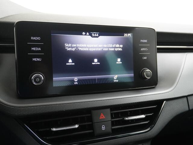 Skoda Kamiq T 111pk Smartlink Usb Pdc CruiseControl Ecc Dakrails Led Lane/Front-Assist Isofix Dab 4xElek.Ramen VerwarmdeSpiegels Aut.Verlichting VerstelbareStoelen/Stuur 16''LM NL-auto Hoge Instap Ambition 1.0 TSI