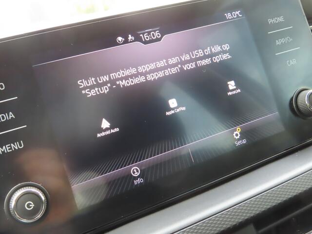 Skoda Kamiq 1.0 TSI | adaptive cruise | parkeersensoren | 17 inch licht metaal