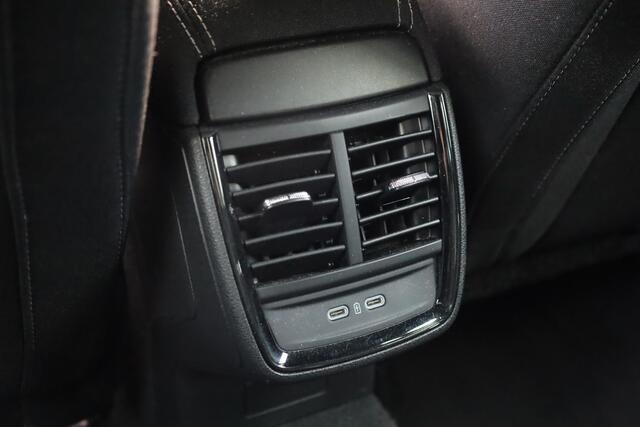 Skoda Kamiq 1.5 TSI ACT Sport Business trekhaak, achteruitrijcamera, 17" LMV, LED verlichting, NL auto dealeronderhouden