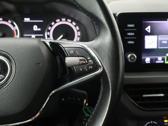 Skoda Kamiq 1.0 TSI Ambition | 110 PK | Cruise control | Airco | Apple Carplay/Android Auto |