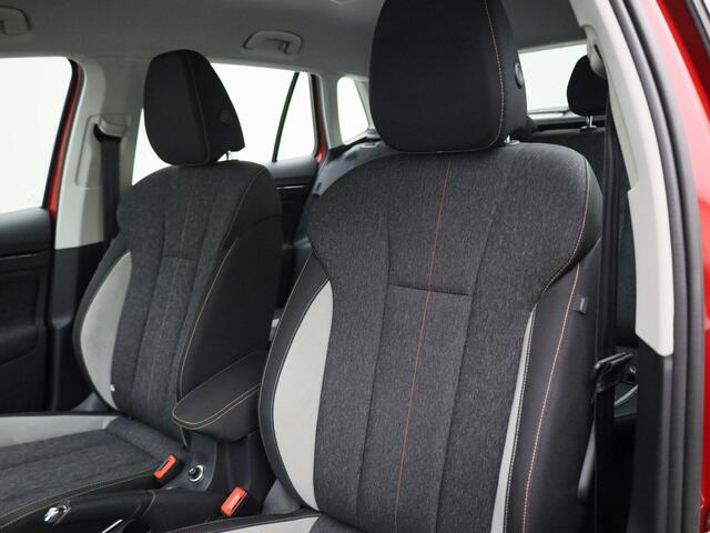 Skoda Kamiq 1.0TSI/110PK Business Edition · Apple/Android Car Play · Stoelverwarming · Parkeersensoren · Trekhaak