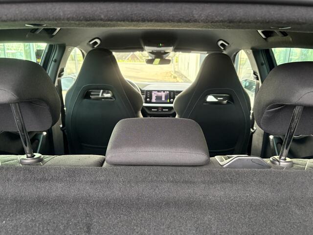 Skoda Kamiq 1.0 TSI 115pk DSG Sport Business CLIMA/CRUISE/DAB/CARPLAY/PDC/TREKHAAK