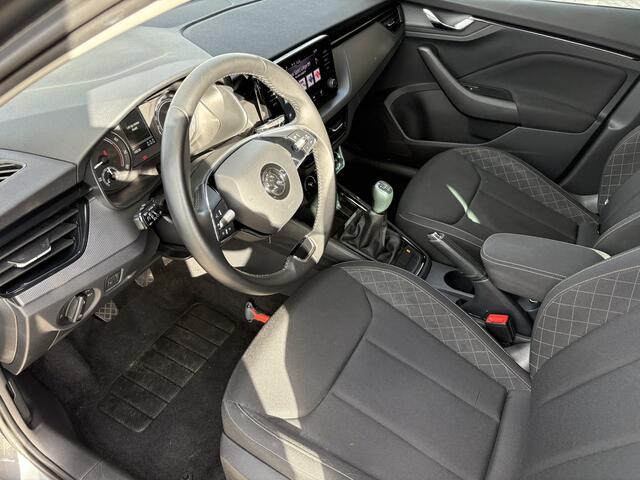 Skoda Kamiq 1.0 TSI Ambition Airco |Applecarplay/Android | 16 Inch lm | Trekhaak | All seasons | Cruise control |