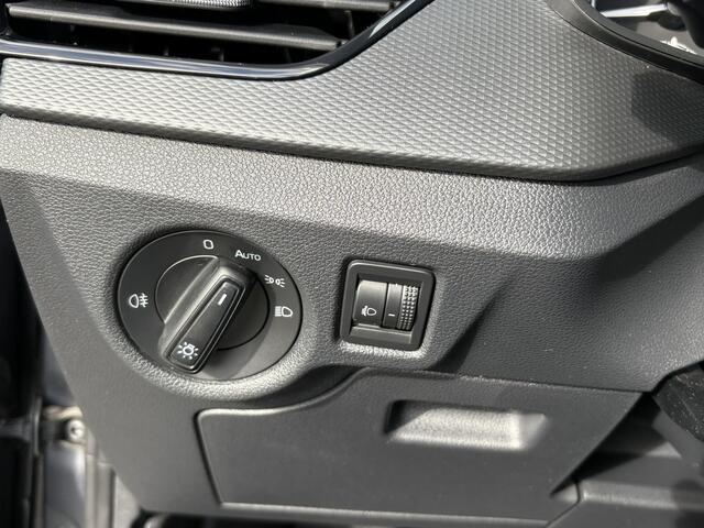 Skoda Kamiq 1.0 TSI Ambition Airco |Applecarplay/Android | 16 Inch lm | Trekhaak | All seasons | Cruise control |