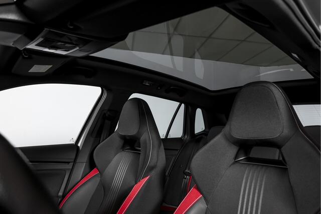 Skoda Kamiq 1.5 TSI ACT 150 PK Monte Carlo - Automaat | Pano | Elek. Trekhaak | Dig. Cockpit | Adapt. Cruise | Stoel+-stuurverw. | PDC | Camera | NAV + App. Connect | ECC | DAB | LM 18" |