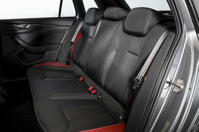 Skoda Kamiq 1.5 TSI ACT 150 PK Monte Carlo - Automaat | Pano | Elek. Trekhaak | Dig. Cockpit | Adapt. Cruise | Stoel+-stuurverw. | PDC | Camera | NAV + App. Connect | ECC | DAB | LM 18" |