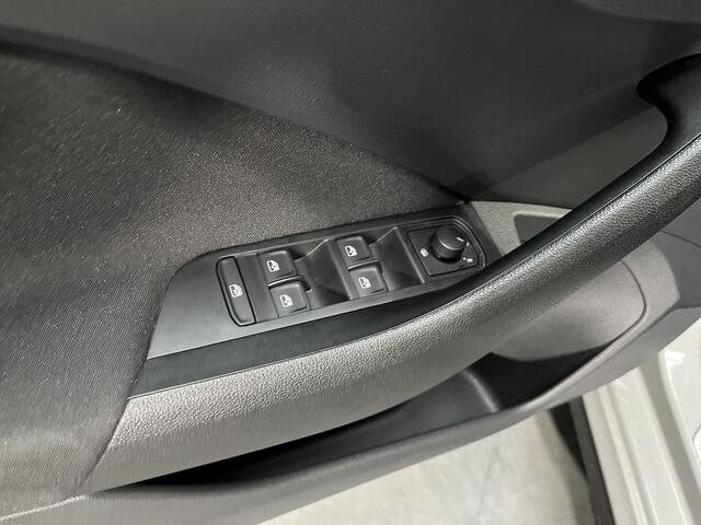 Skoda Kamiq 1.5 TSI ACT Monte Carlo / AUTOMAAT/ PANO/ 150 PK/ SMARTLINK/ KEYLESS/ PARK. SENSOREN/ STOEL-STUUR VERWARM./ CLIMA/ BLUETOOTH/ DAB./ LED