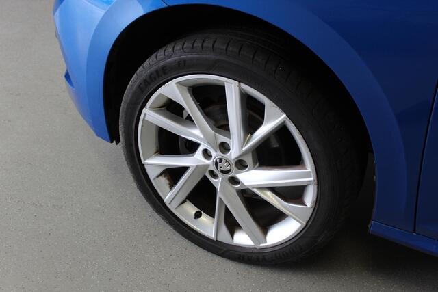 Skoda Kamiq 1.0 TSI Sport Business | 18'LMV | CAMERA | CARPLAY | CRUISE | CLIMA | KEYLESS | LED | D-GLAS | N.A.P |