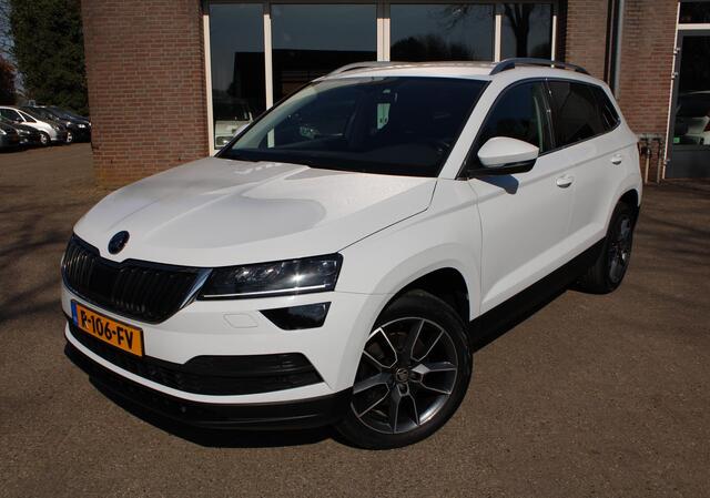 Skoda Karoq 1.5 TSI RS Sport NAVI groot, Apple/Android auto, Cruise Control, Parksens. V en A, Leder, 18" LMV, airco